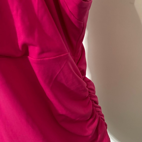 New Woman’s Plus size Pink Torrid long tight top with side ruching size 2X - Picture 7 of 8
